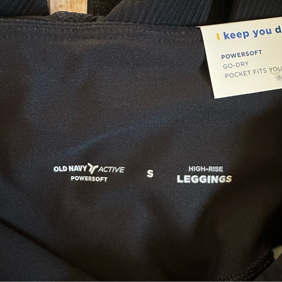 Old Navy Black High-Waisted PowerSoft Rib Pocket
Leggings - Picture 10 of 11